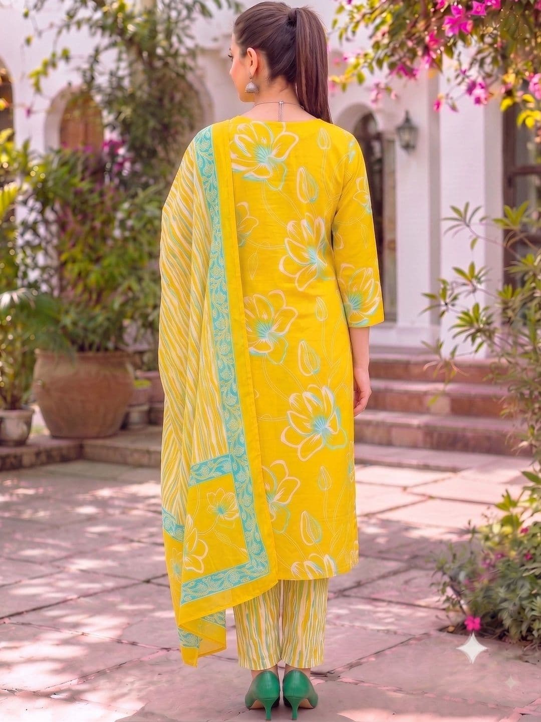 Chaukas Women Floral Printed Regular Mirror Work Pure Cotton Kurta with Trousers & With Dupatta thumbnail 5