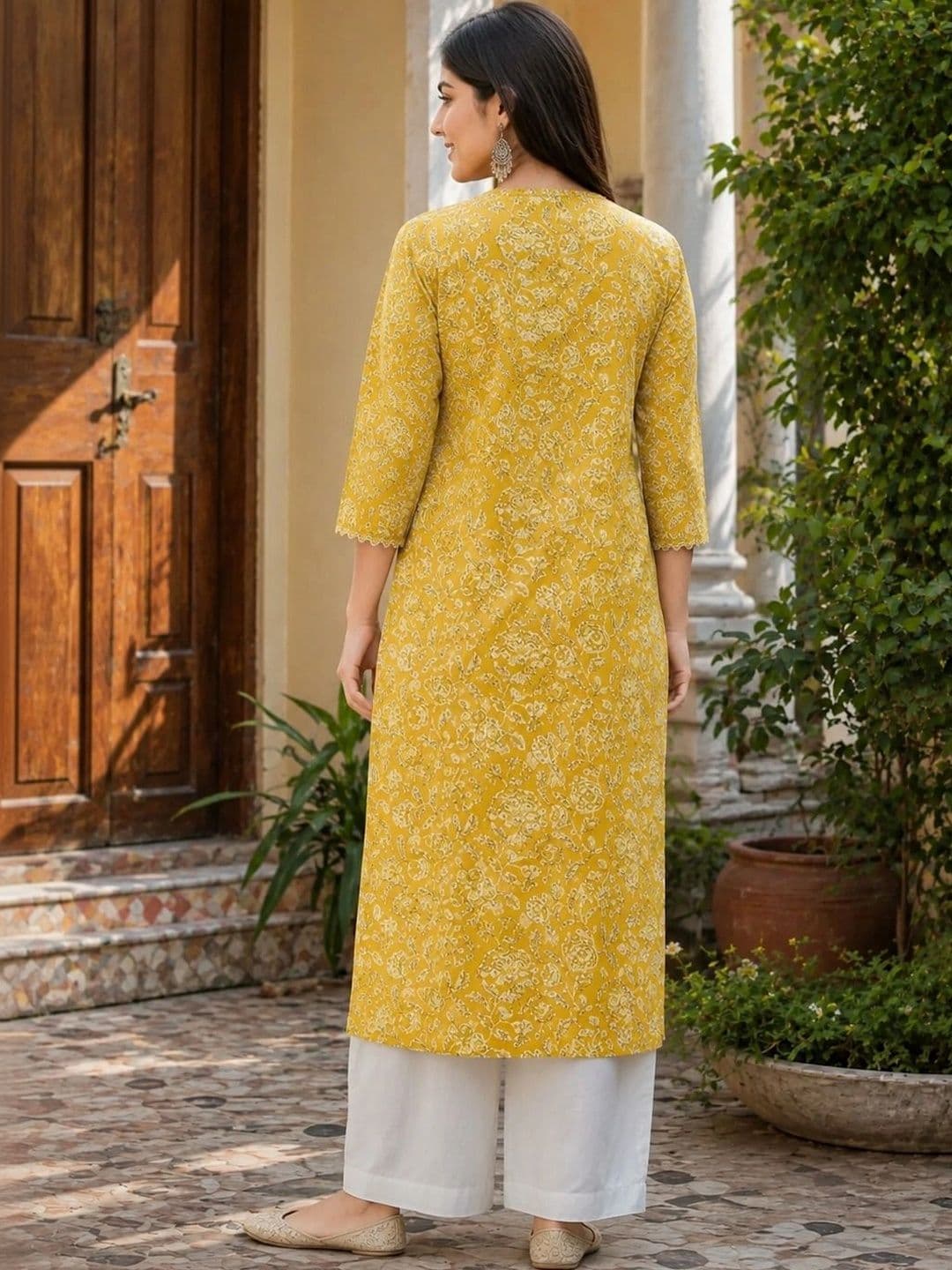 Hunaiza Women Floral Printed Indie Florals Kurta thumbnail 4