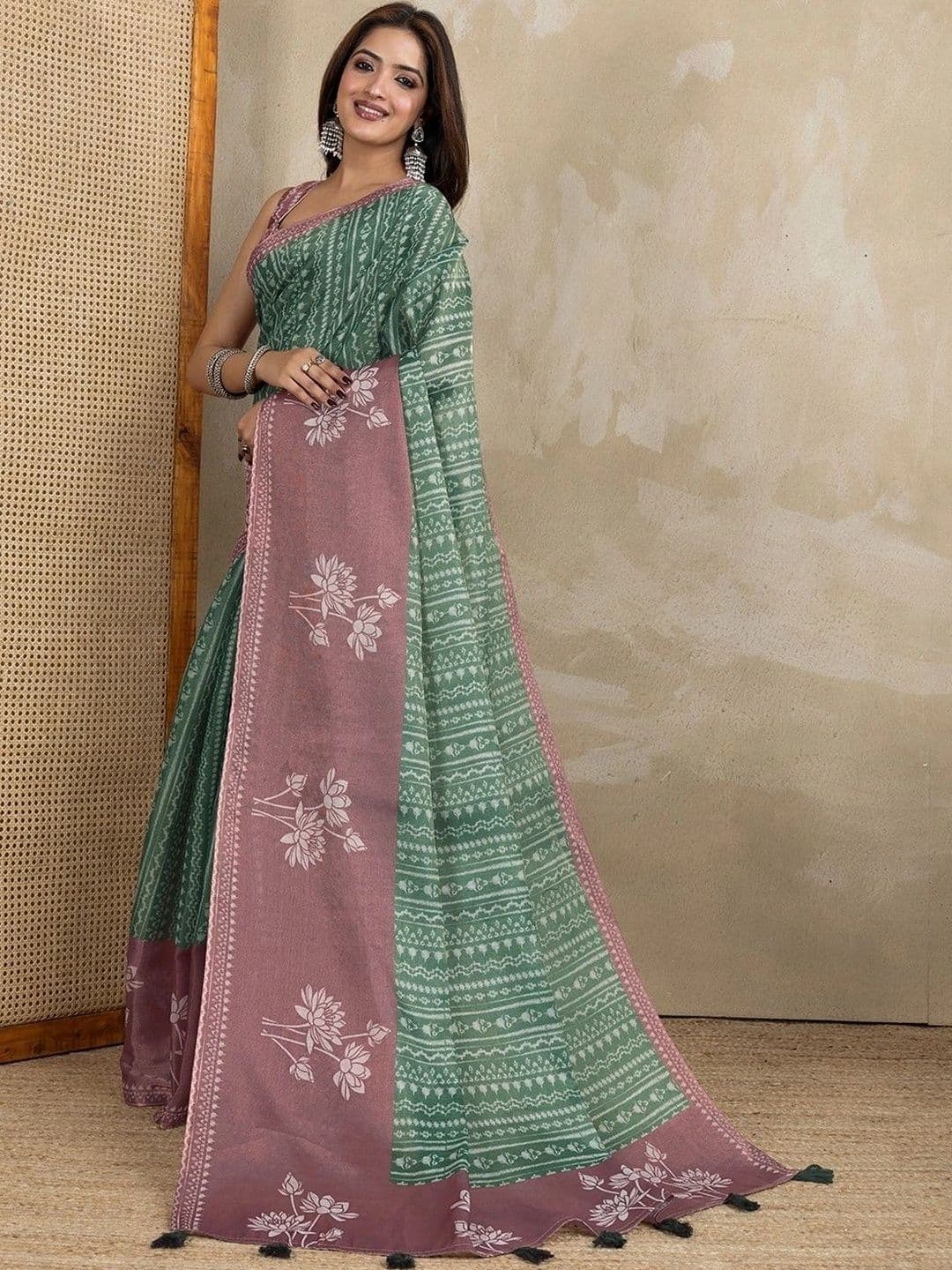 Kesarii Floral Saree thumbnail 7
