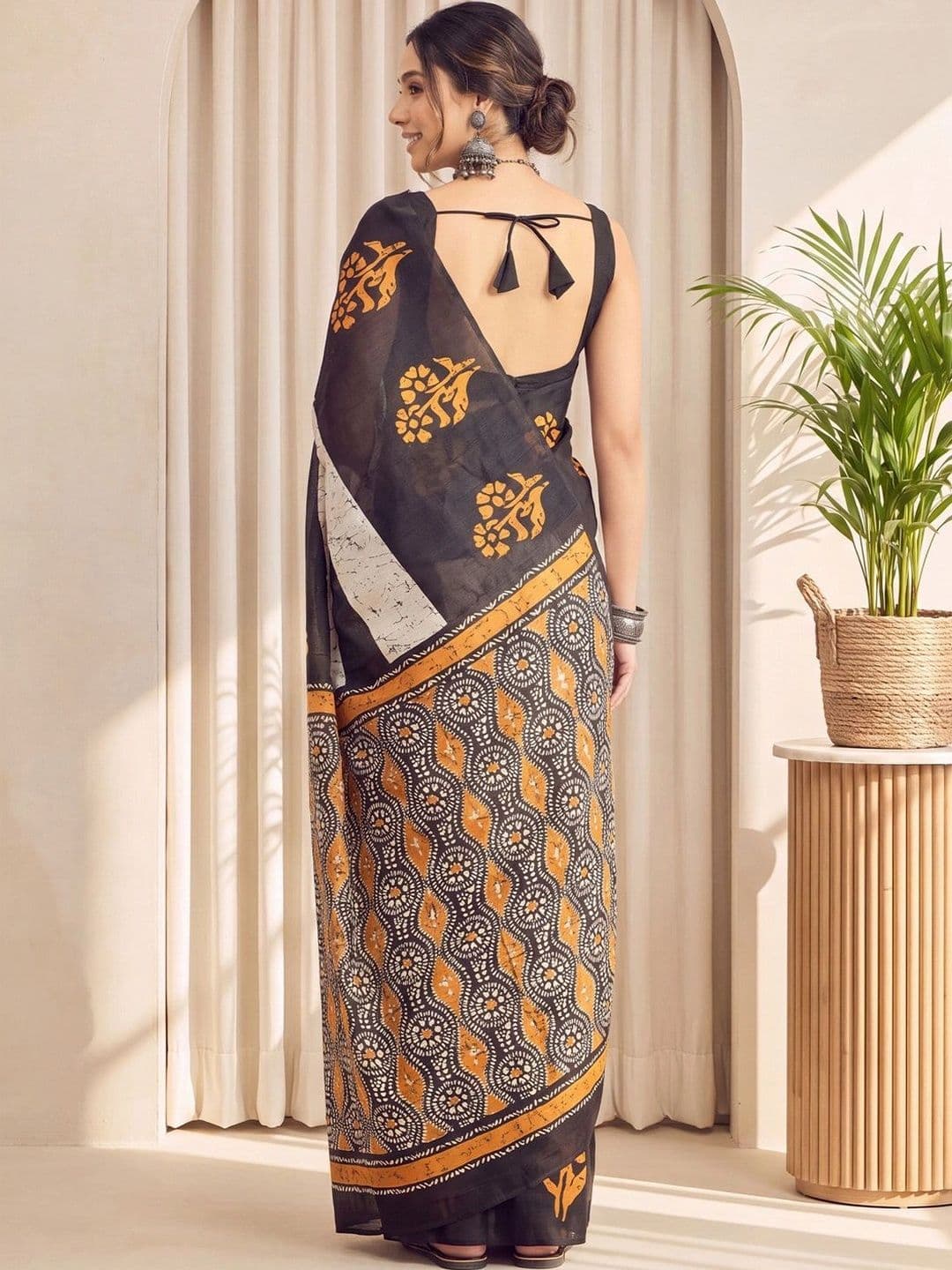 Anouk Batik Art Silk Designer Block Print Saree thumbnail 2