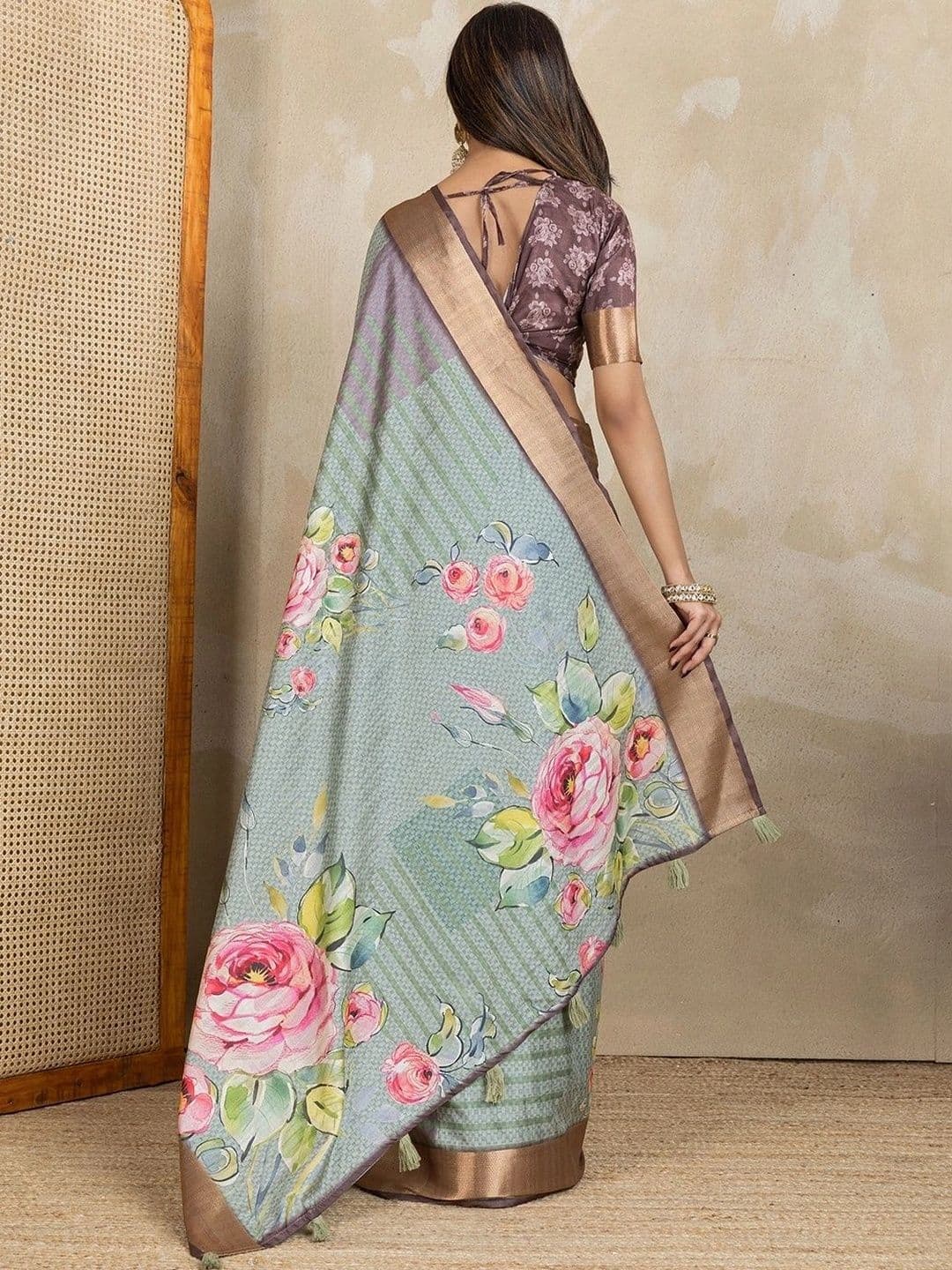 Kesarii Floral Saree thumbnail 4