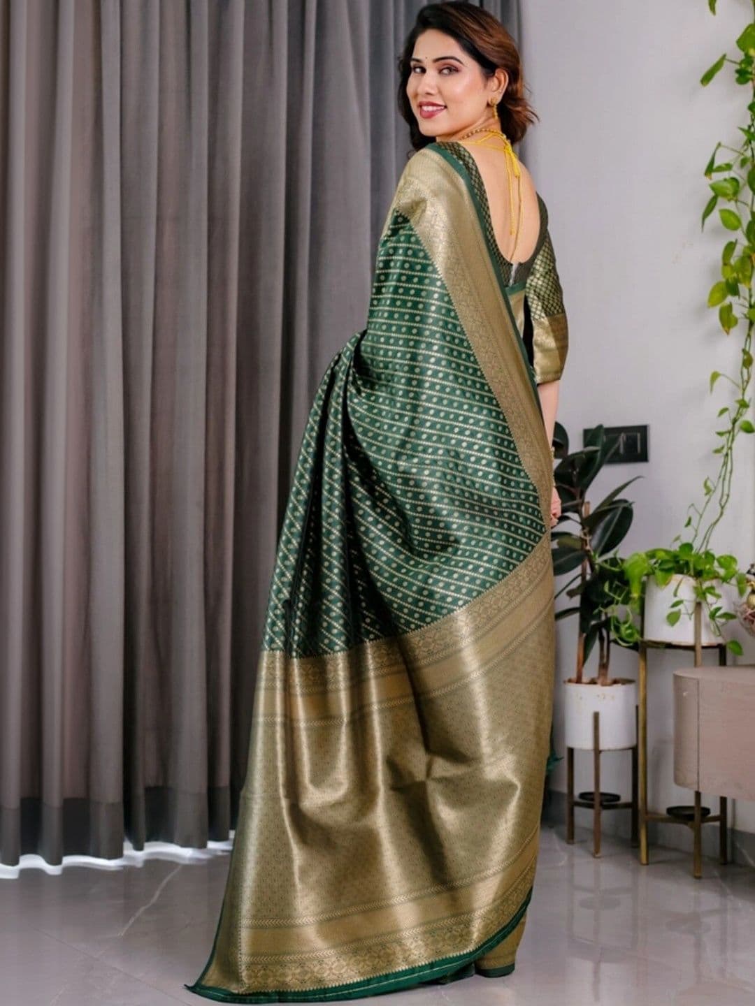 VS MALL Woven Design Zari Silk Cotton Banarasi Saree thumbnail 5