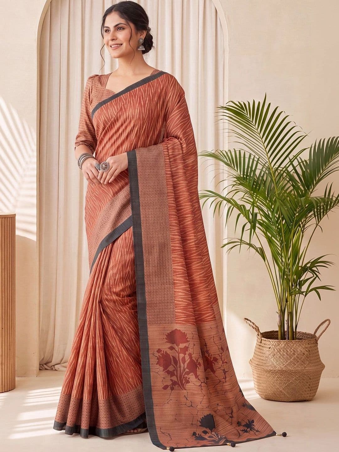 Anouk Striped Silk Blend Designer Block Print Saree thumbnail 3