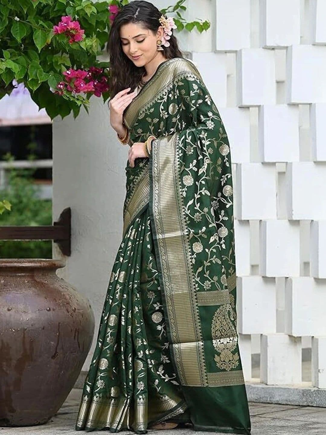 wearsquad Zari Art Silk Banarasi Saree thumbnail 4