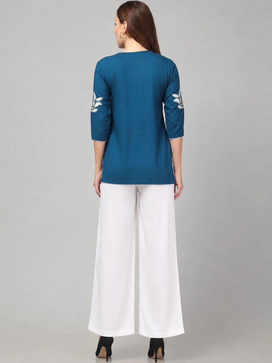 STYLE PREZONE Ethnic Motifs Embroidered V-Neck Thread Work Thread Work Kurti thumbnail 3