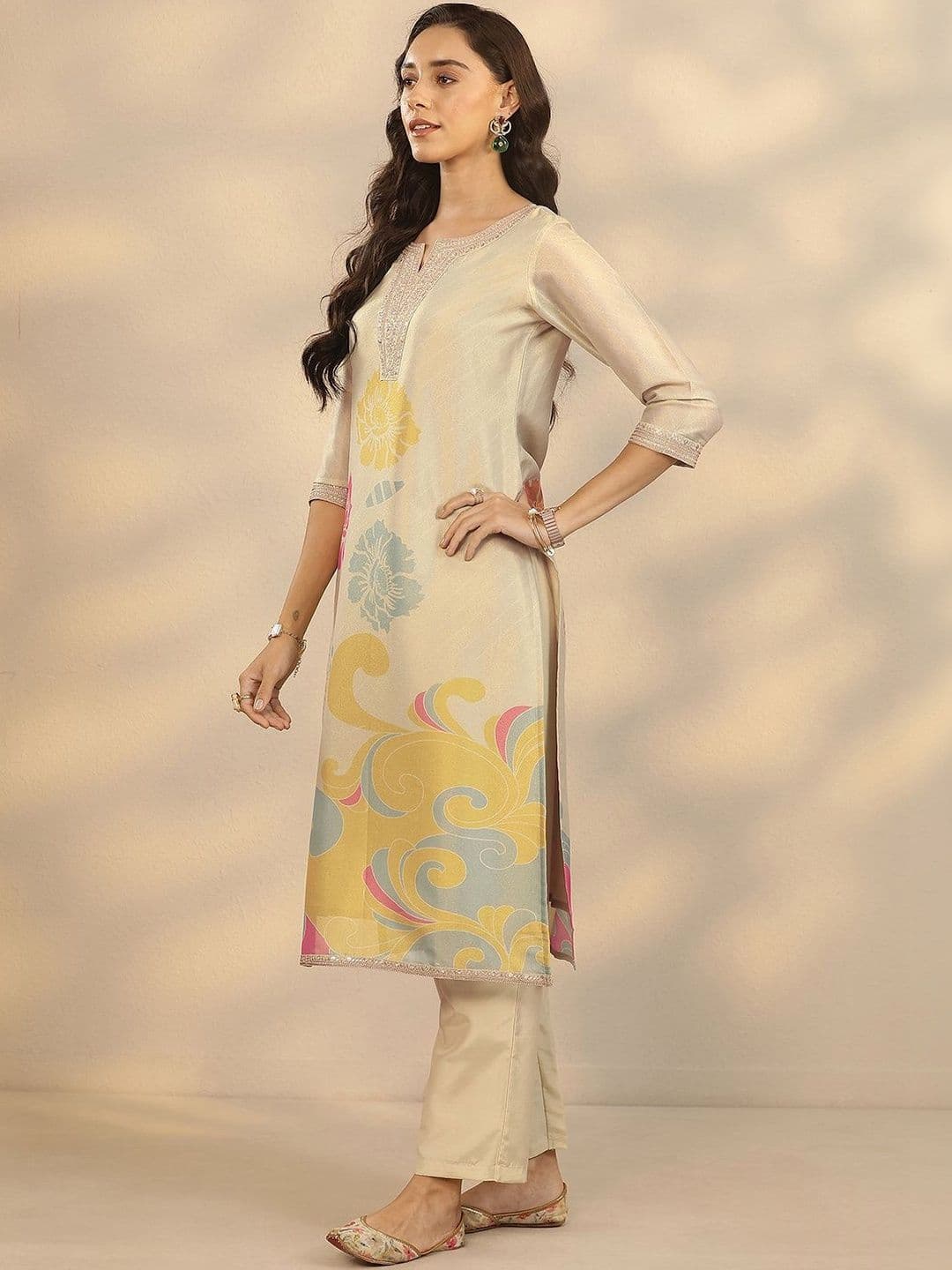 Libas Women Floral Printed Regular Thread Work Kurta with Trousers & With Dupatta thumbnail 7