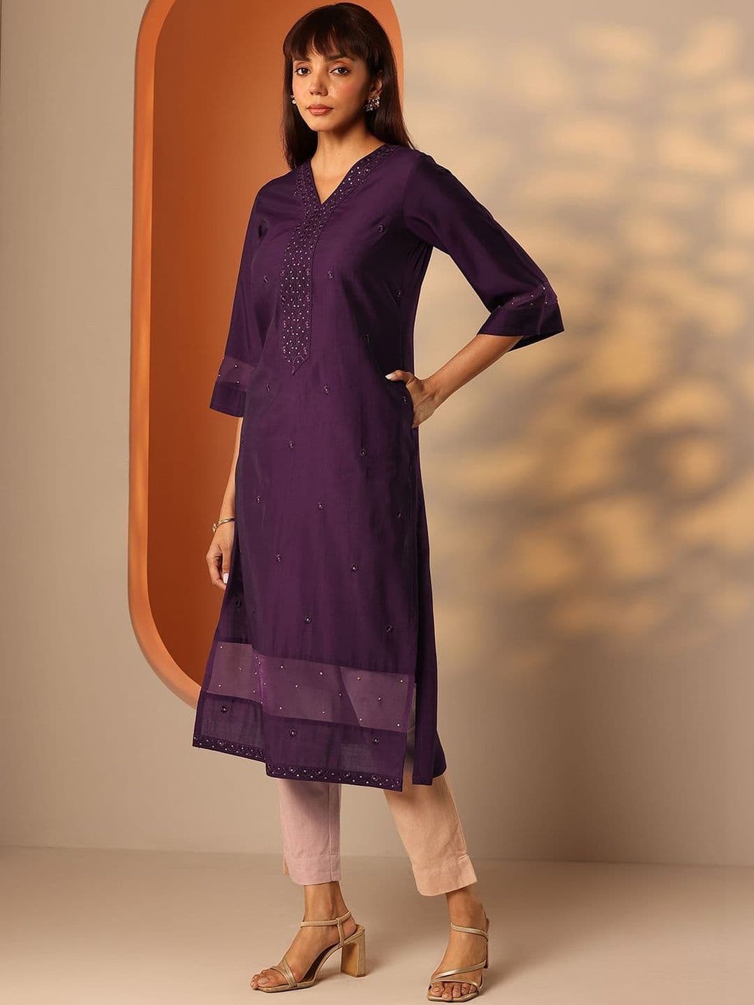 Libas Women Burgundy Embroideredstraight Kurta thumbnail 2