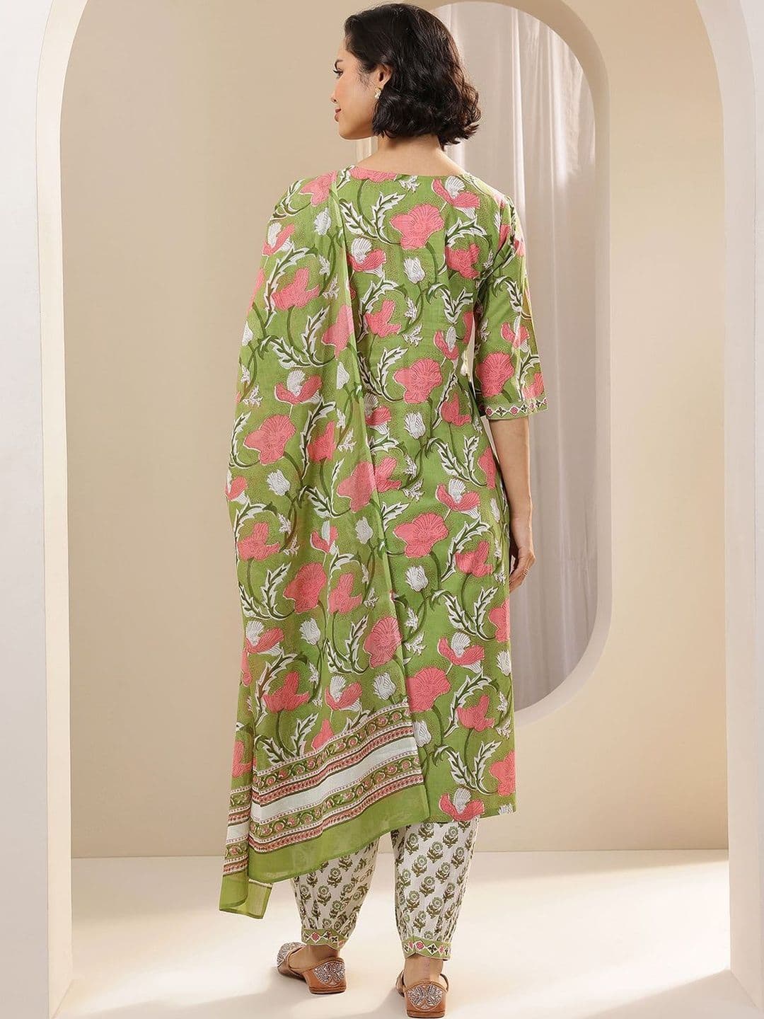 Libas Women Floral Printed Regular Kurta with Salwar & With Dupatta thumbnail 4