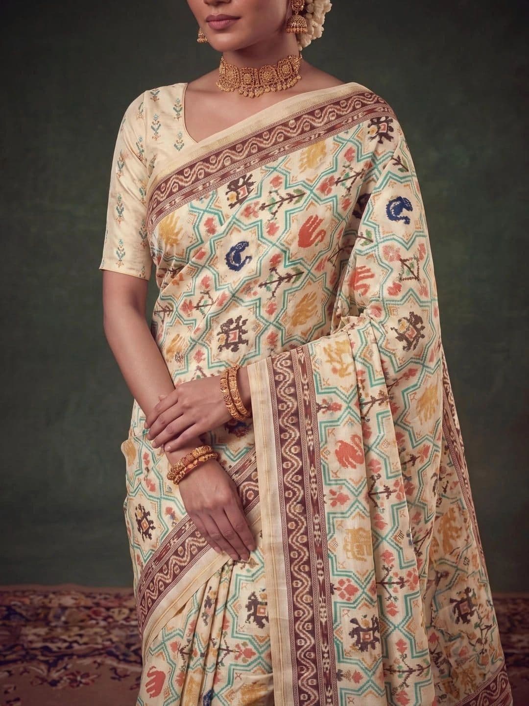 SAMANTHA Ethnic Motifs Zari Silk Blend Saree thumbnail 2