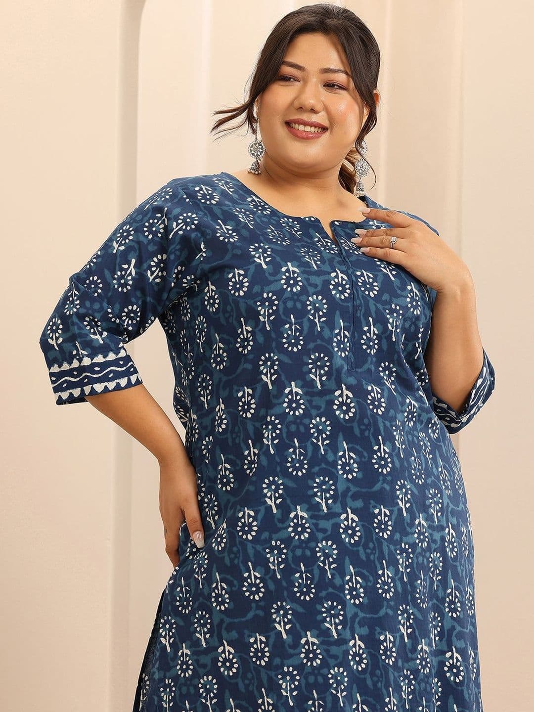 Extra Love By Libas Plus Size Women Ethnic Motifs Printed Kurta with Trousers & Dupatta thumbnail 4
