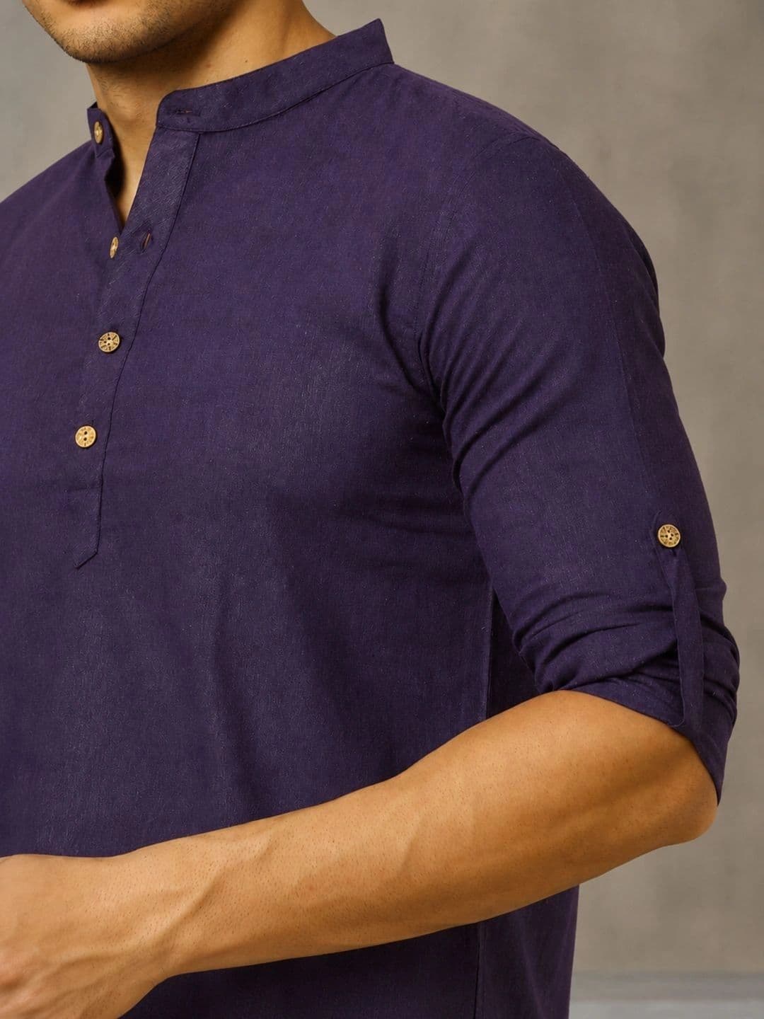 Navibhu Woven Design Solid Cotton Handloom Mandarin Collar Short Kurta thumbnail 4