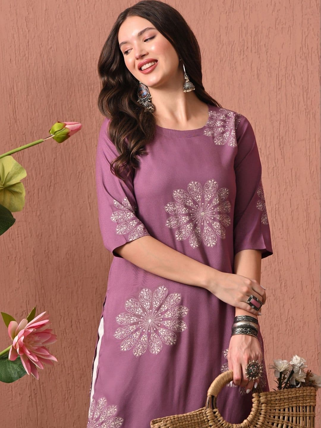 Sangria Women Floral Printed Kurta thumbnail 2