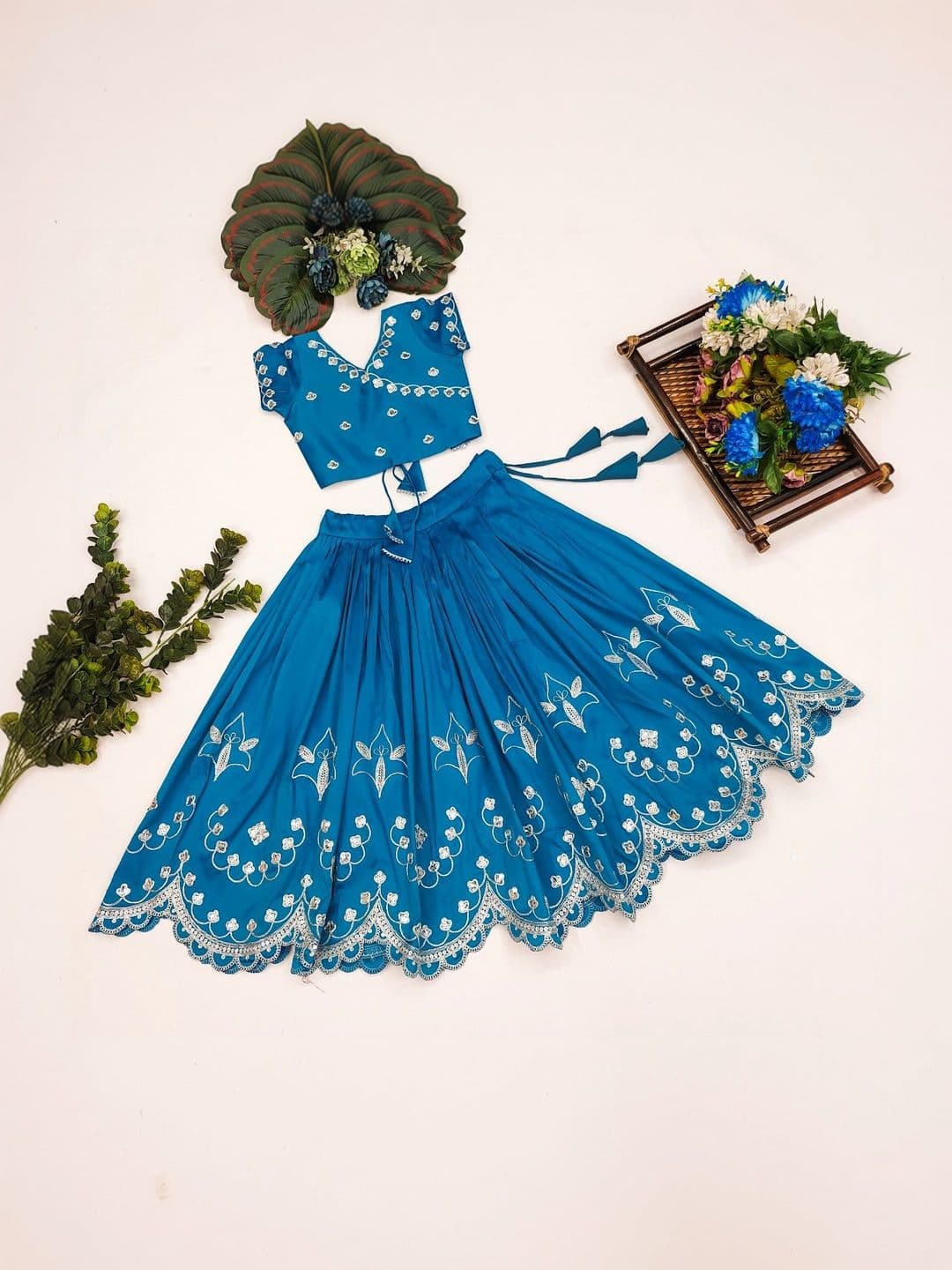 Sangria Girls Embroidered Thread Work Ready to Wear Lehenga & thumbnail 3