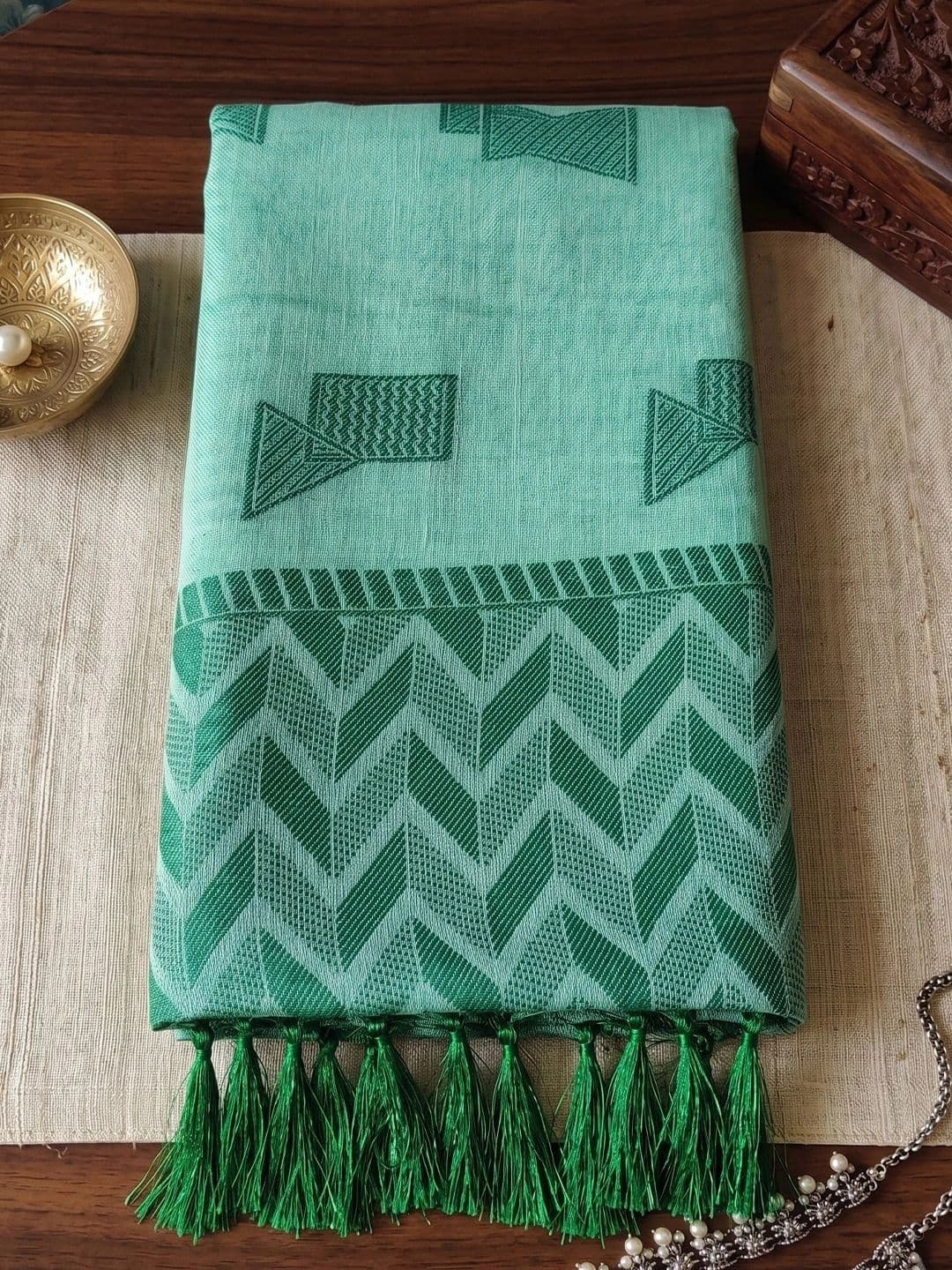 Dhaaga Ghar Woven Design Linen Blend Designer Saree thumbnail 4