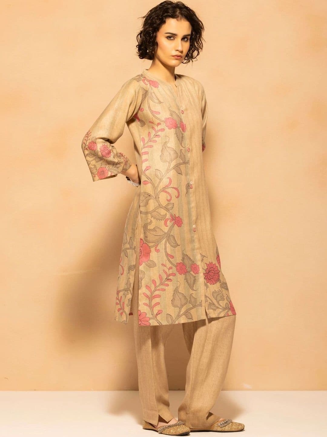 Sabhyata Women Floral Printed Regular Linen Kurta with Trousers & With Dupatta thumbnail 4