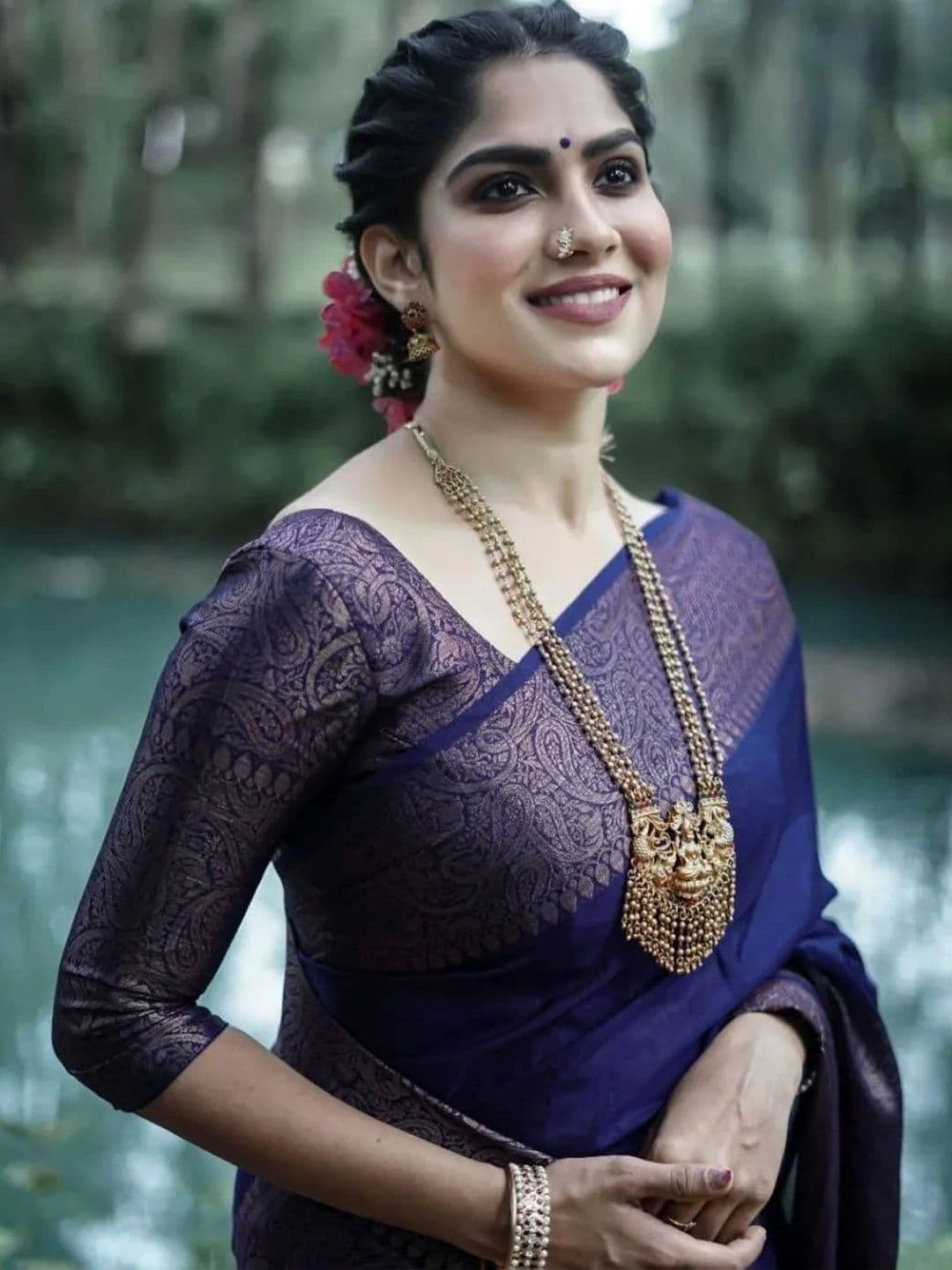 wearsquad Woven Design Zari Art Silk Banarasi Saree thumbnail 4