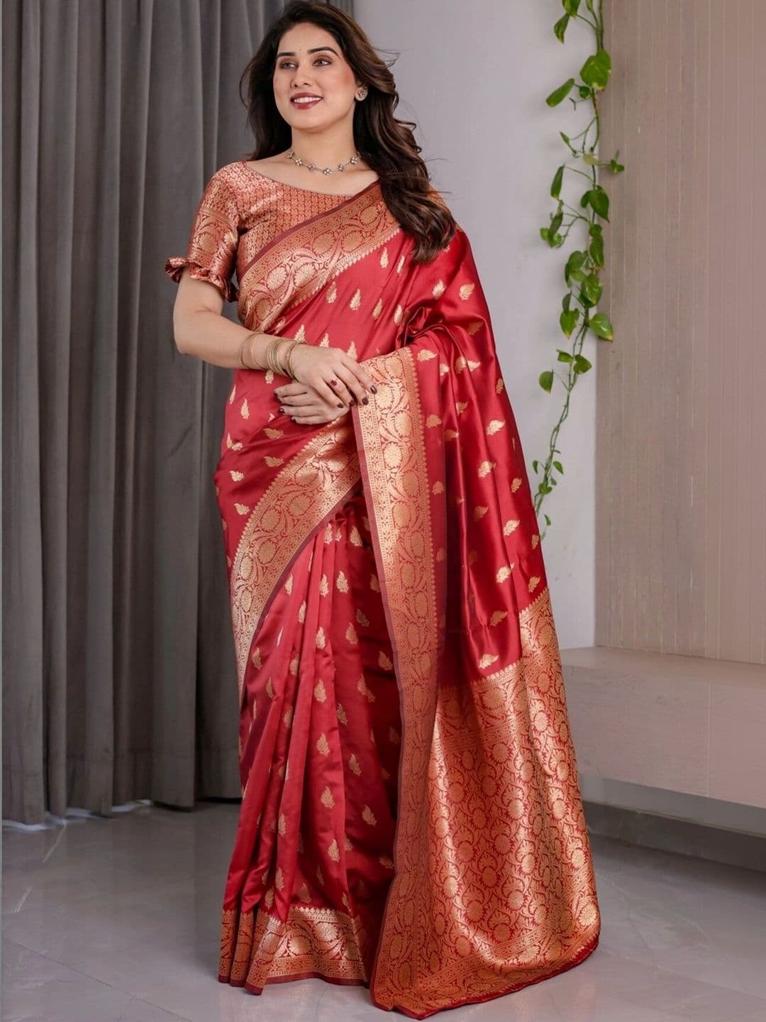 VS MALL Woven Design Zari Silk Cotton Banarasi Saree thumbnail 4