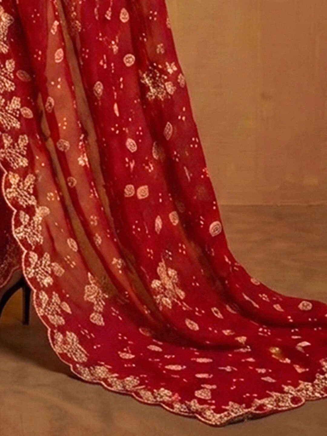 DRIP CHOWK Bandhani Embroidered Pure Georgette Fusion Bandhani Saree thumbnail 5