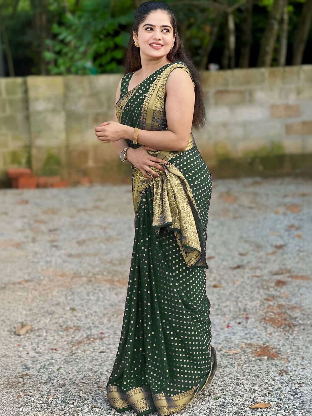 VS MALL Polka Dot Zari Banarasi Saree thumbnail 3