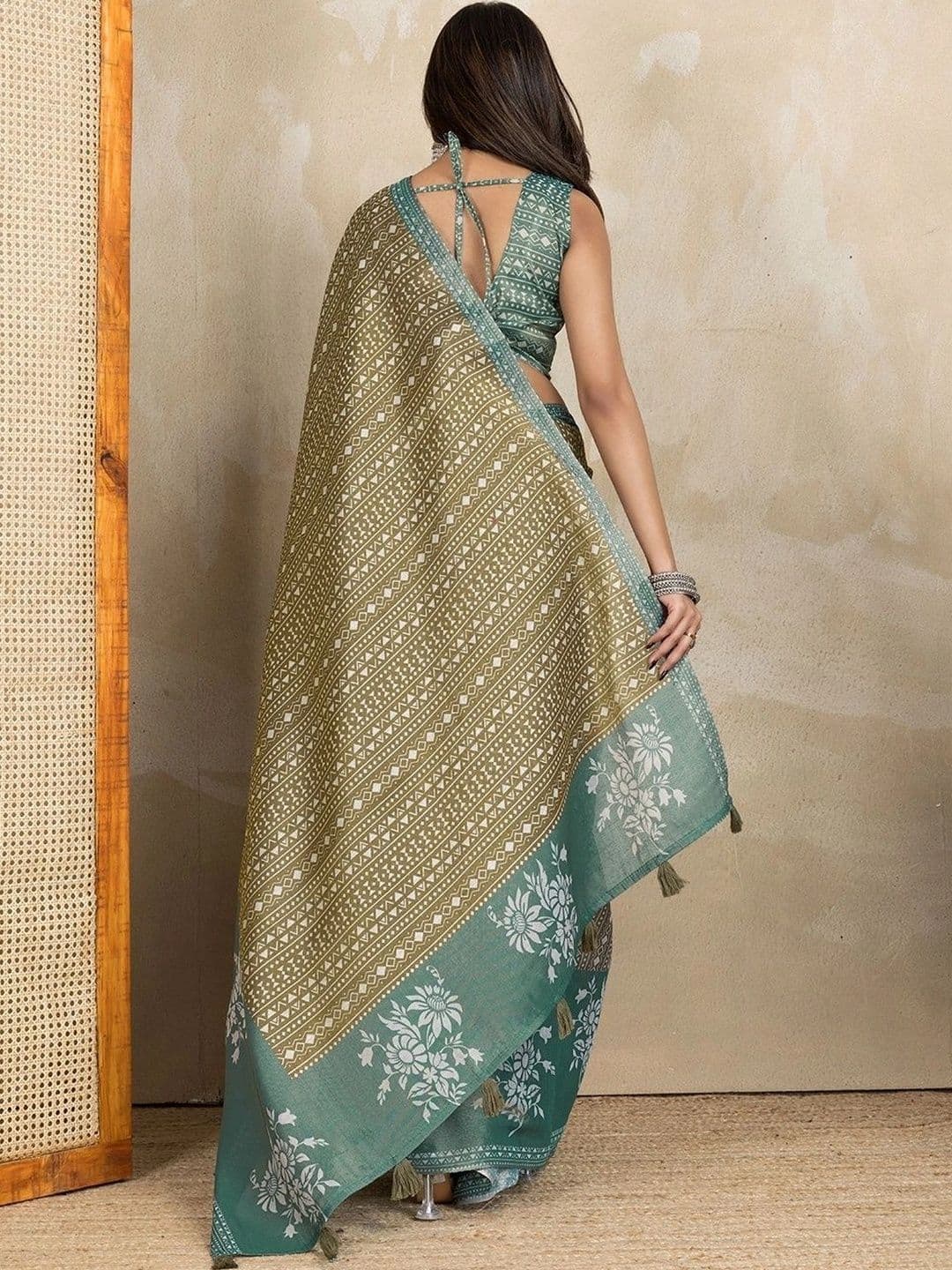 Kesarii Saree thumbnail 5