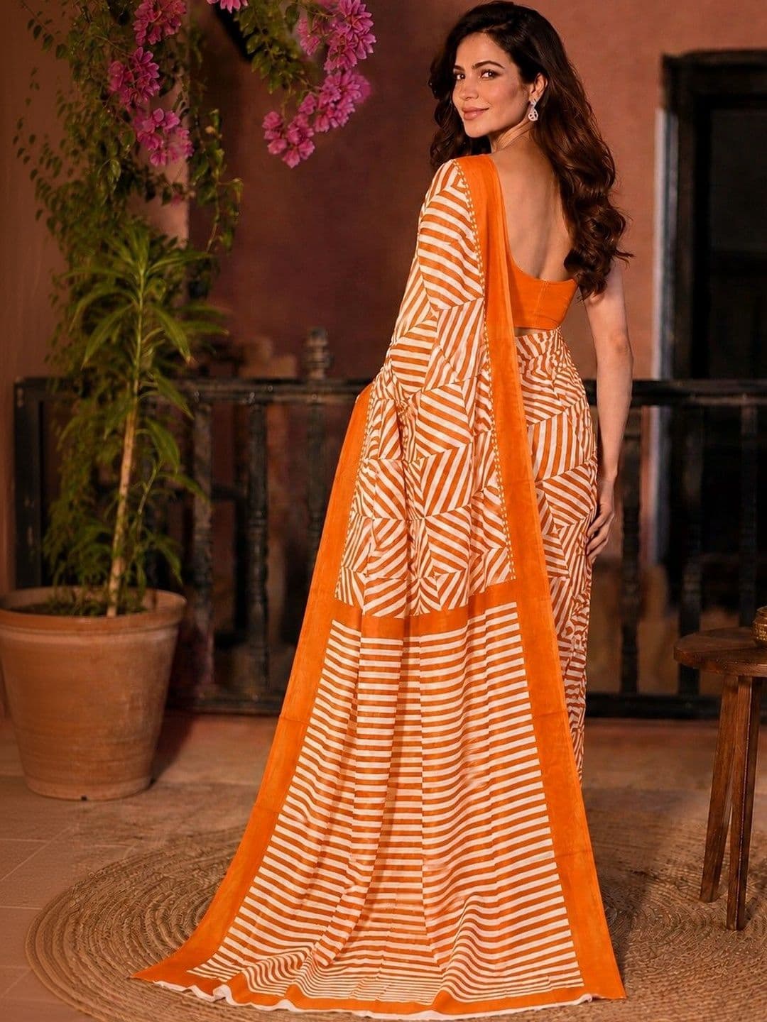 Lovwear Striped Pure Cotton Handloom Ikat Saree thumbnail 3