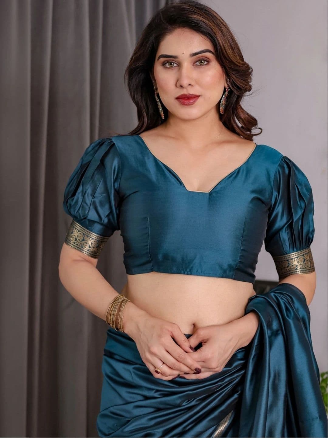 VS MALL Zari Silk Cotton Banarasi Saree thumbnail 6