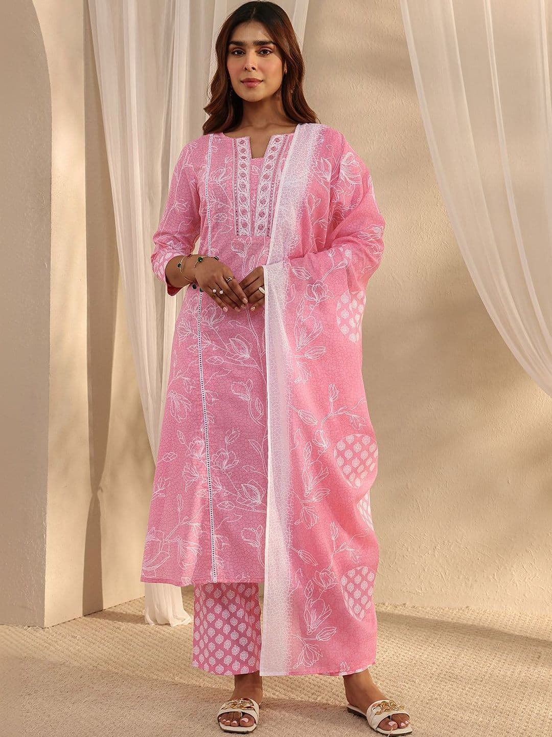 Gerua By Libas Women Floral Printed Regular Thread Work Kurta with Trousers & With Dupatta thumbnail 7