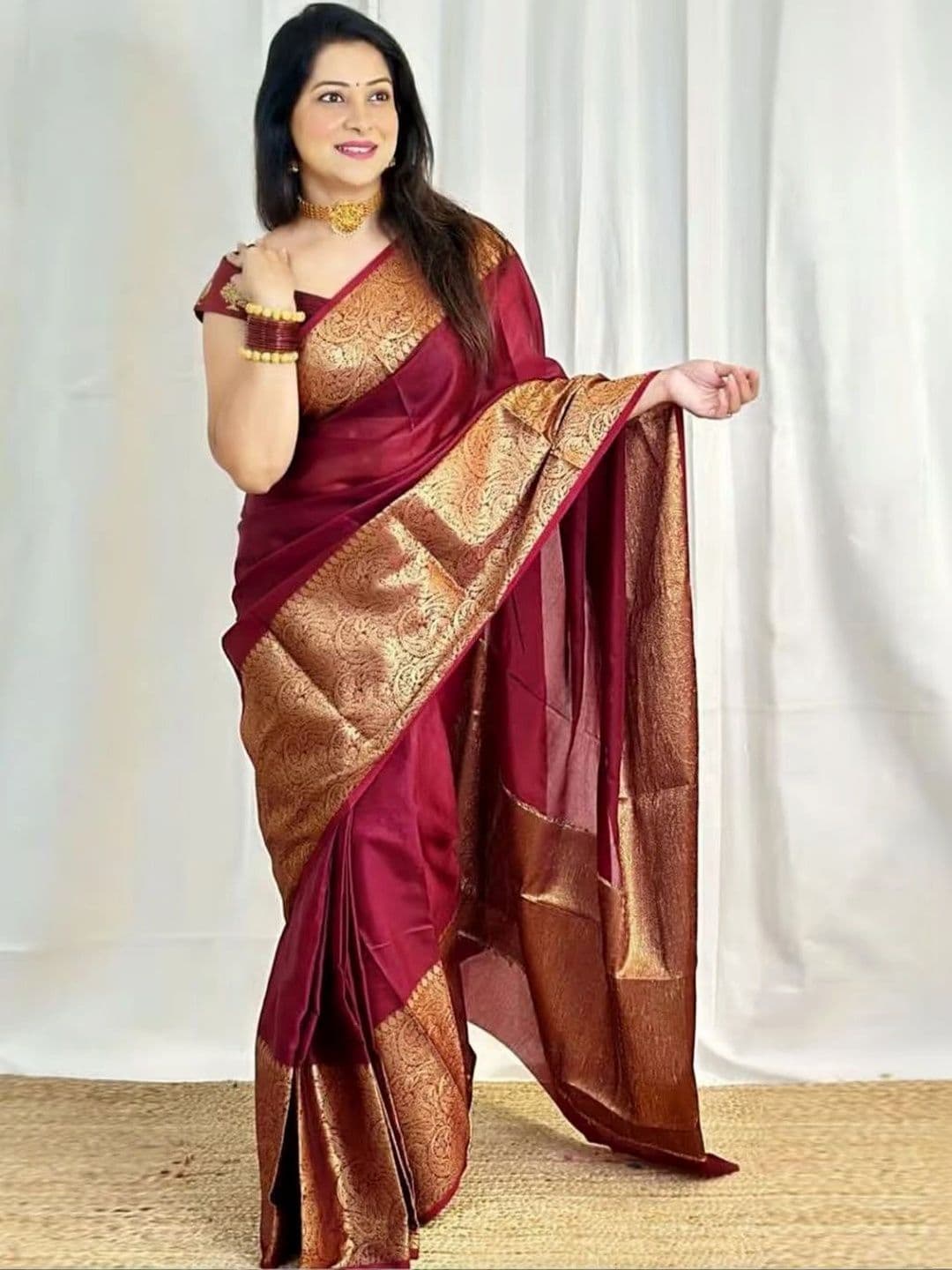 wearsquad Woven Design Zari Art Silk Banarasi Saree thumbnail 2
