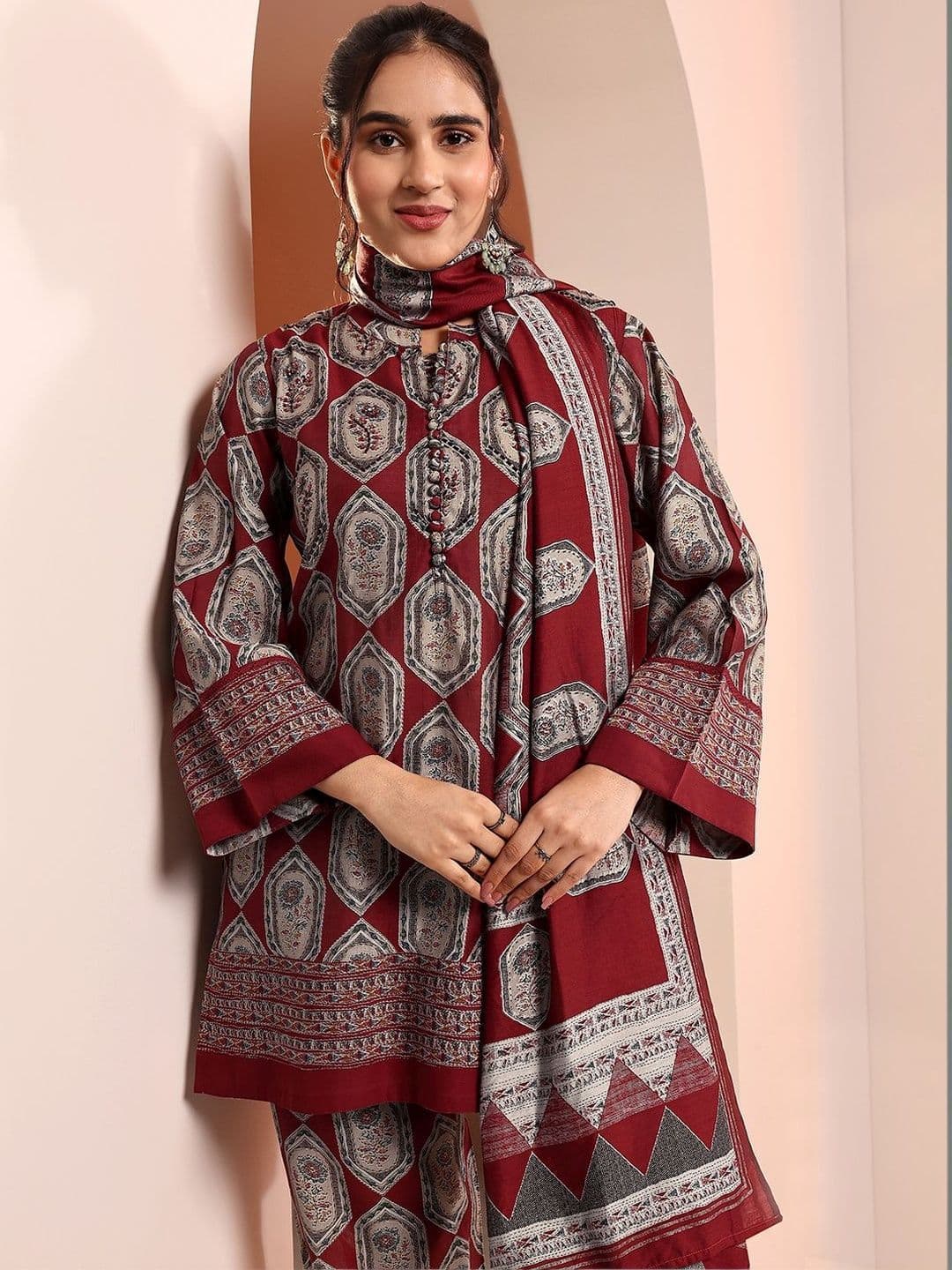 Libas Women Printed Regular Kurta with Trousers & With Dupatta thumbnail 7