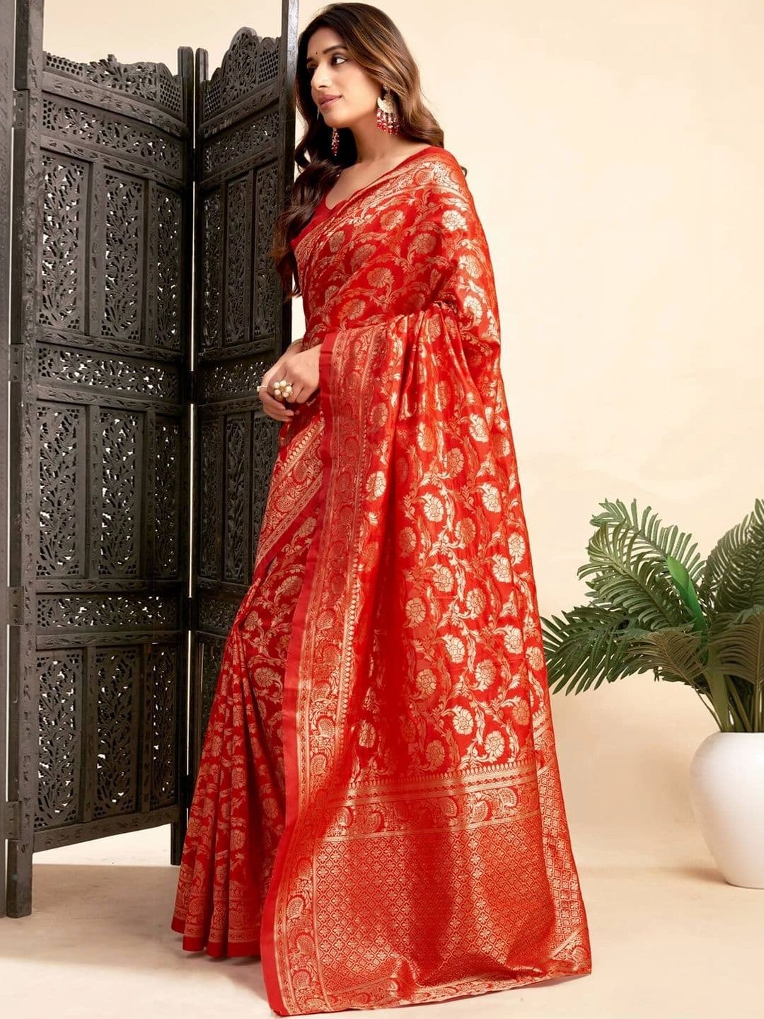 VS MALL Ethnic Motifs Zari Banarasi Saree thumbnail 3