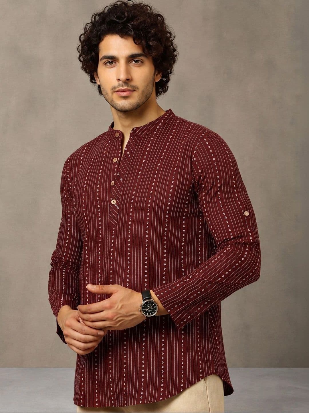 Navibhu Woven Design Abstract Cotton Handloom Mandarin Collar Short Kurta thumbnail 3