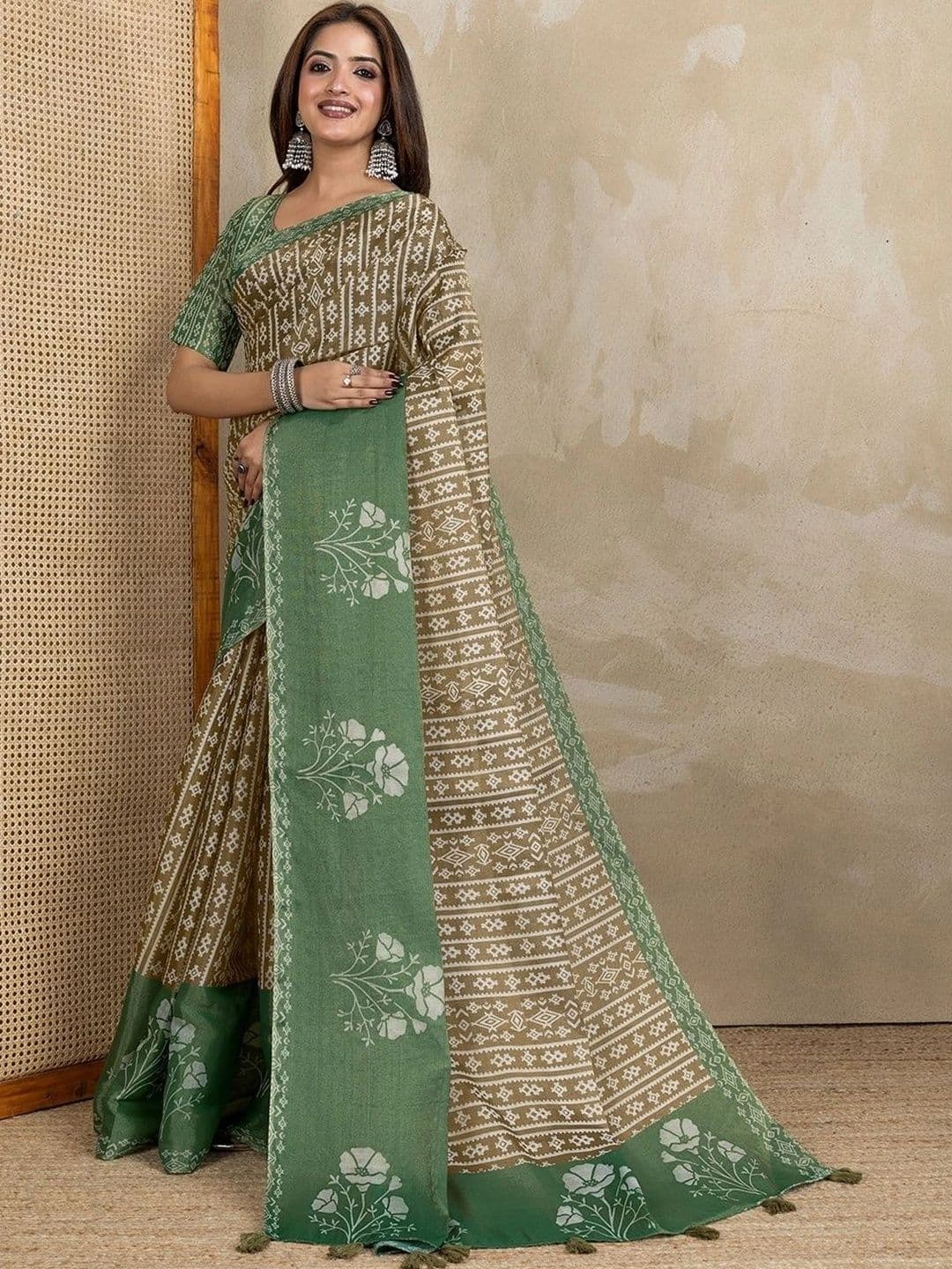 Kesarii Saree thumbnail 2