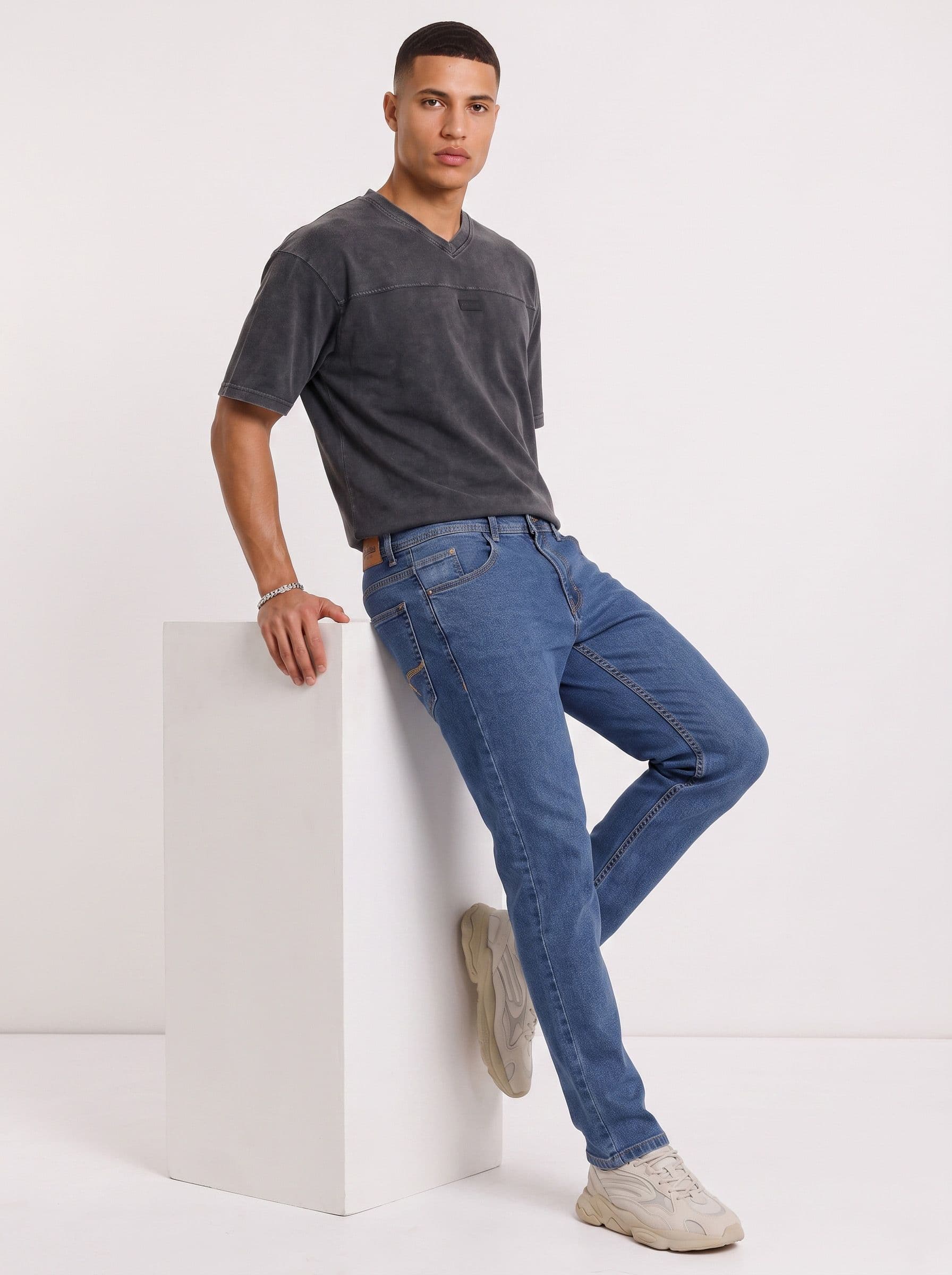 The Roadster Life Co. Men Slim Fit Stretchable Jeans thumbnail 3