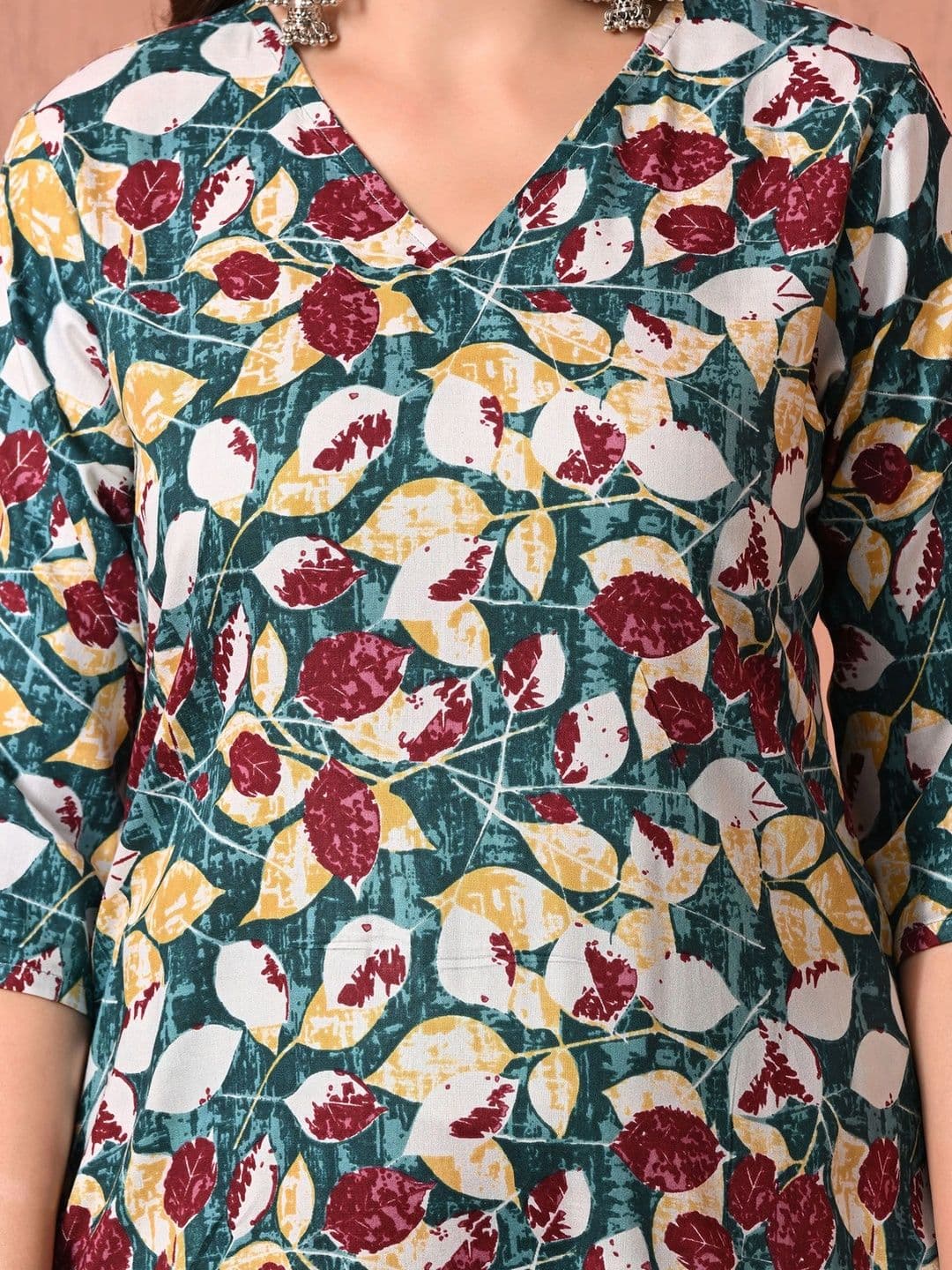 Sangria Women Floral Printed Floral Kurta thumbnail 5