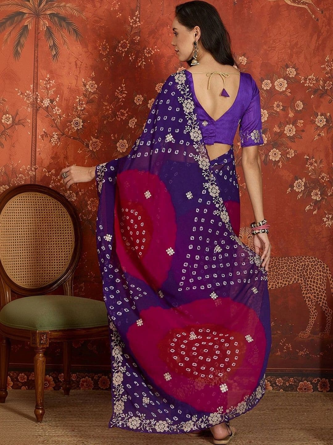 KALINI Bandhani Embroidered Pure Georgette Fusion Bandhani Saree thumbnail 3