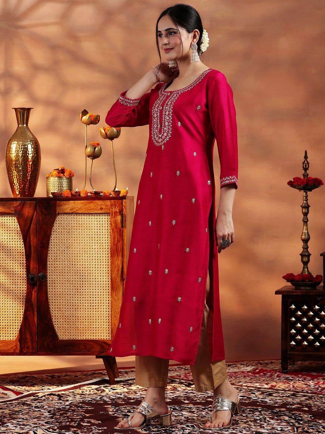 Libas Women Floral Embroidered Round Neck Zari Silk Kurta thumbnail 4