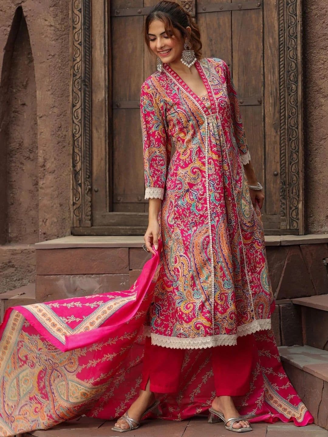 Viharini Women Paisley Printed Empire Kurta with Palazzos & With Dupatta thumbnail 7