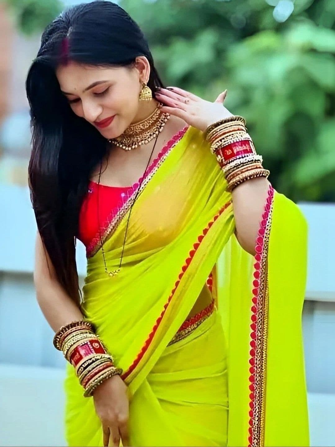 RENBRIZA Poly Georgette Saree thumbnail 4