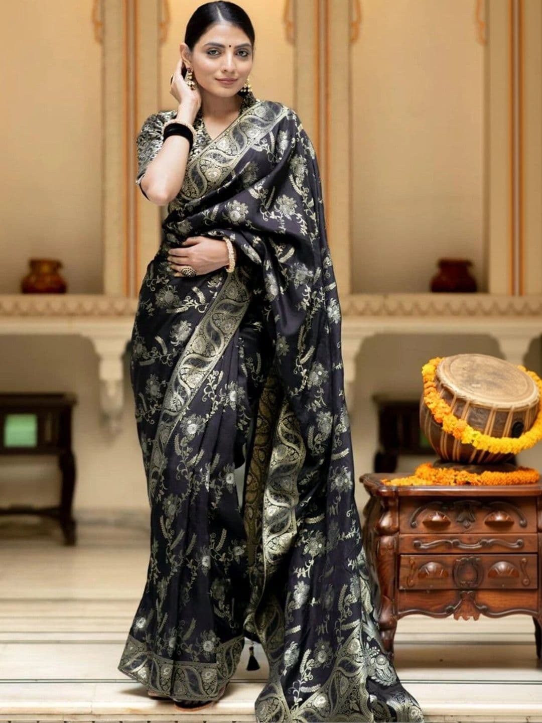 VS MALL Ethnic Motifs Zari Banarasi Saree thumbnail 5