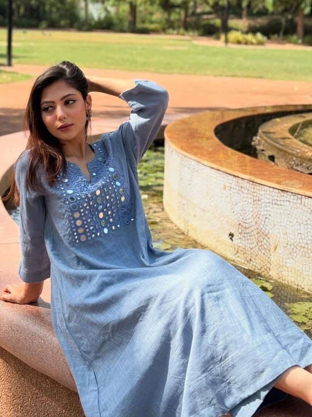 VASTRAPEDIA Women Regular Mirror Work Pure Cotton Kurta with Palazzos thumbnail 5