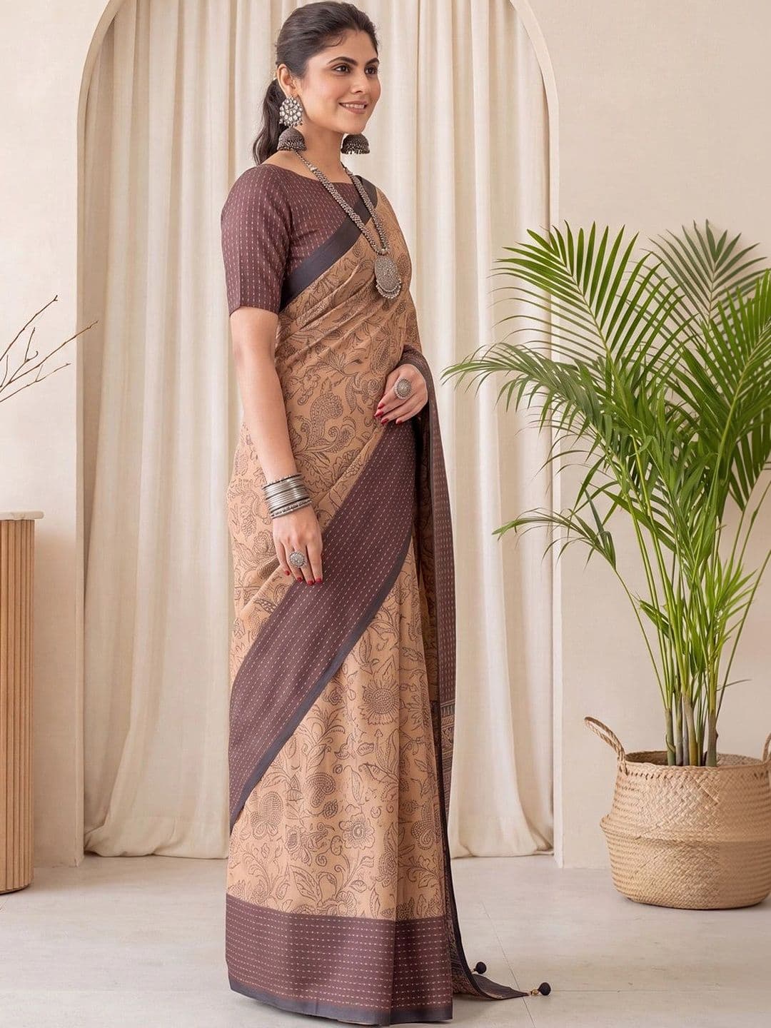 Anouk Floral Silk Blend Designer Block Print Saree thumbnail 7
