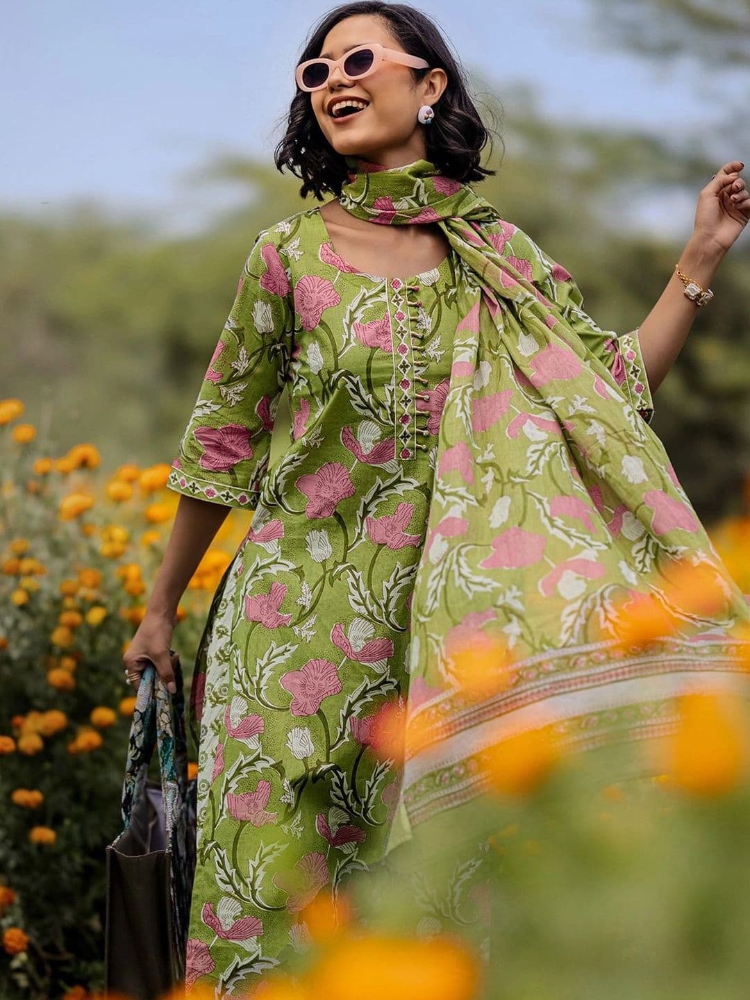 Libas Women Floral Printed Regular Kurta with Salwar & With Dupatta thumbnail 2