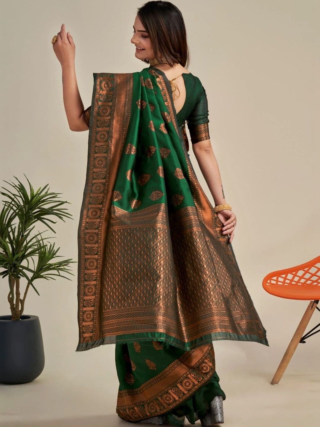 VS MALL Ethnic Motifs Zari Banarasi Saree thumbnail 3
