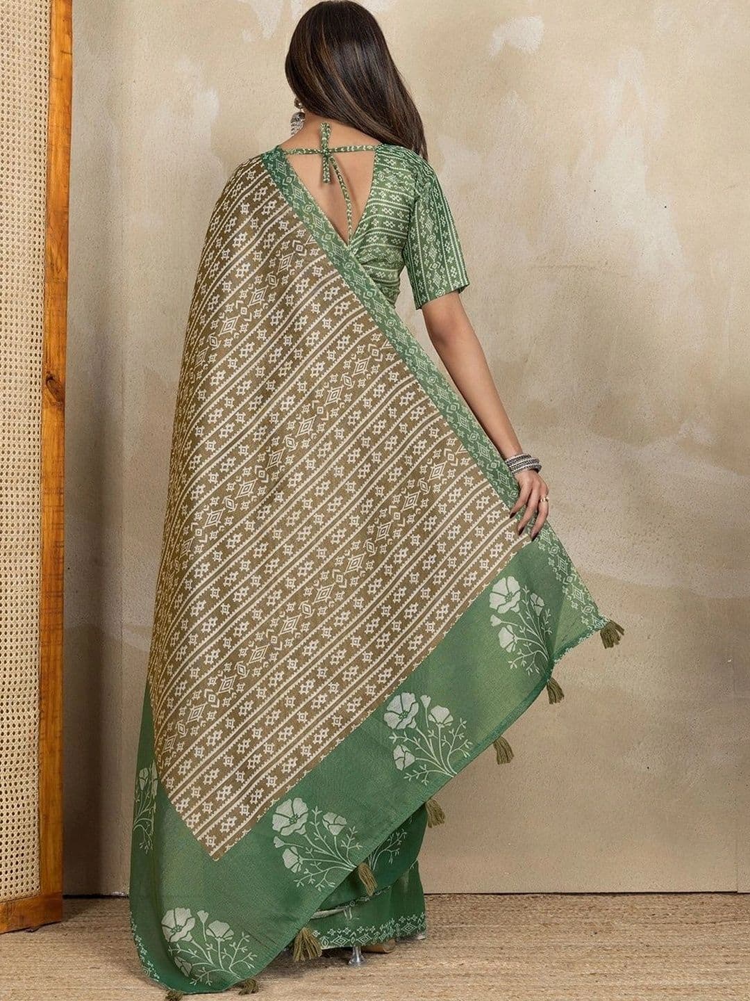 Kesarii Saree thumbnail 4