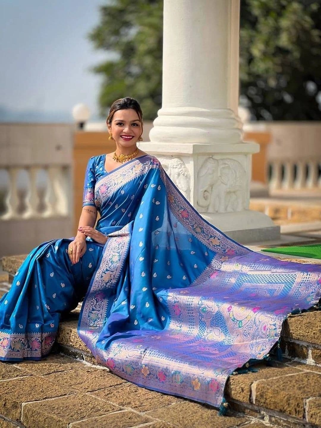 Dreamposhak Zari Satin Banarasi Saree thumbnail 5