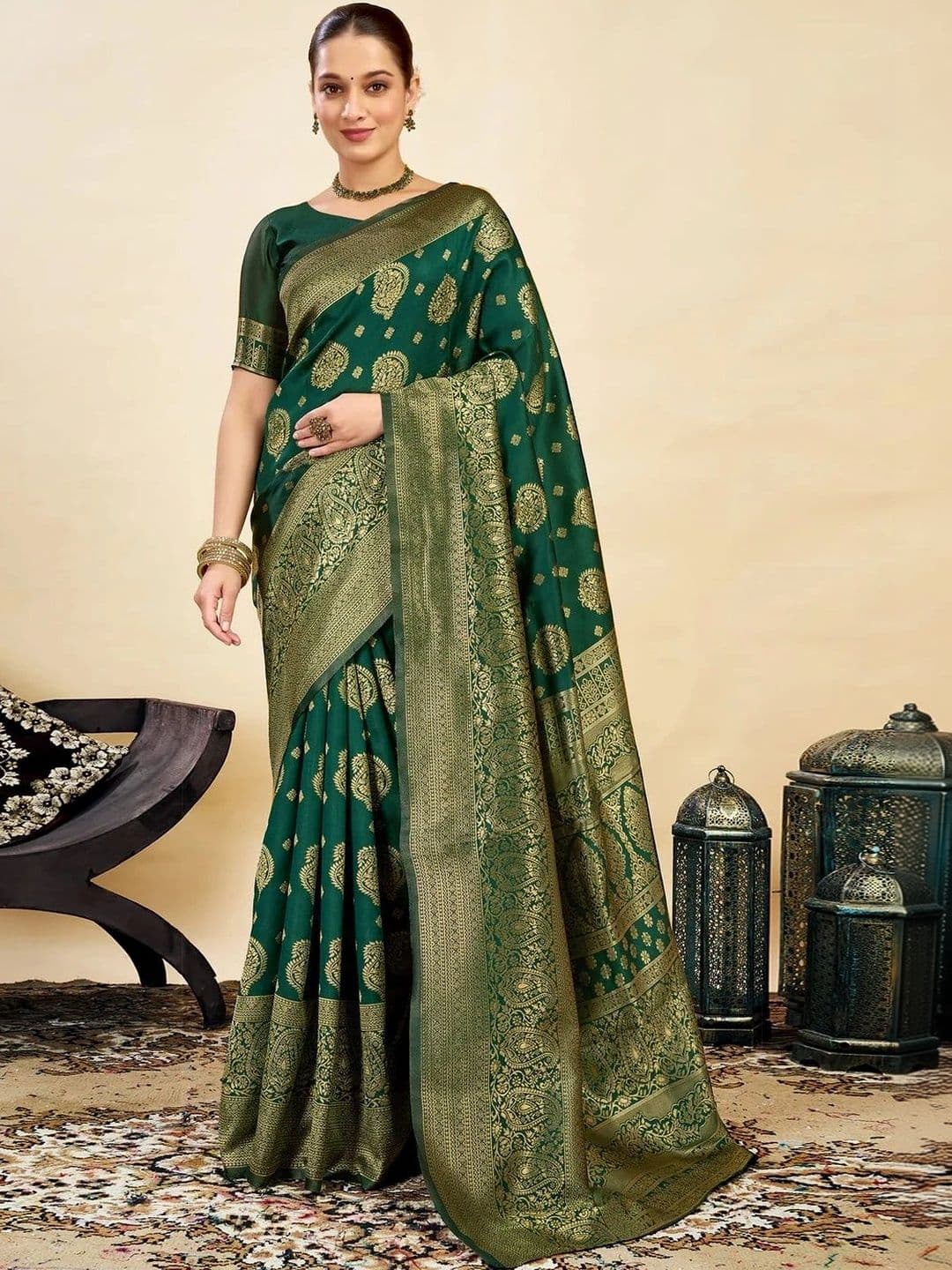 wearsquad Woven Design Zari Art Silk Banarasi Saree - view 1