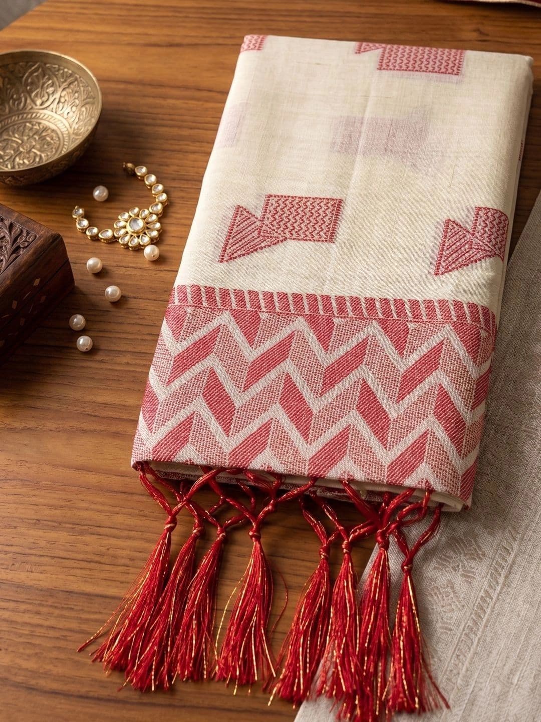 Dhaaga Ghar Woven Design Linen Blend Designer Saree thumbnail 3