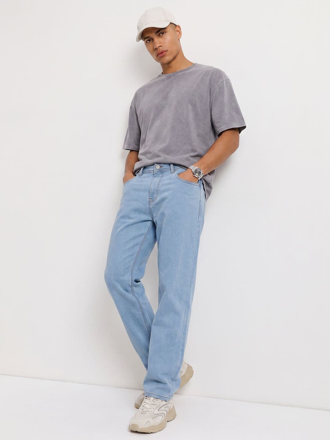 The Roadster Life Co. Men Relaxed Fit Light Shade Jeans thumbnail 4
