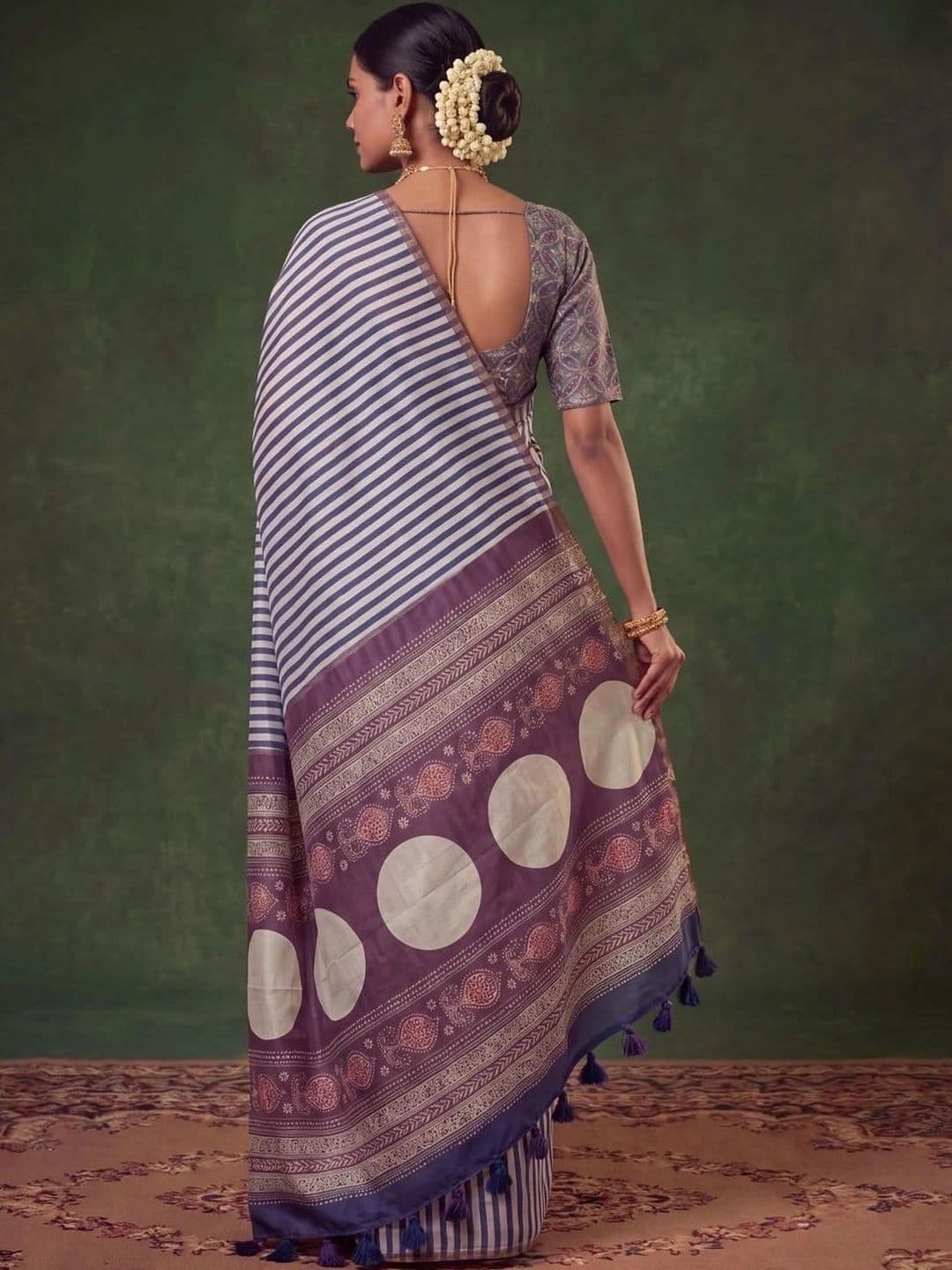 SAMANTHA Striped Zari Silk Blend Saree thumbnail 3