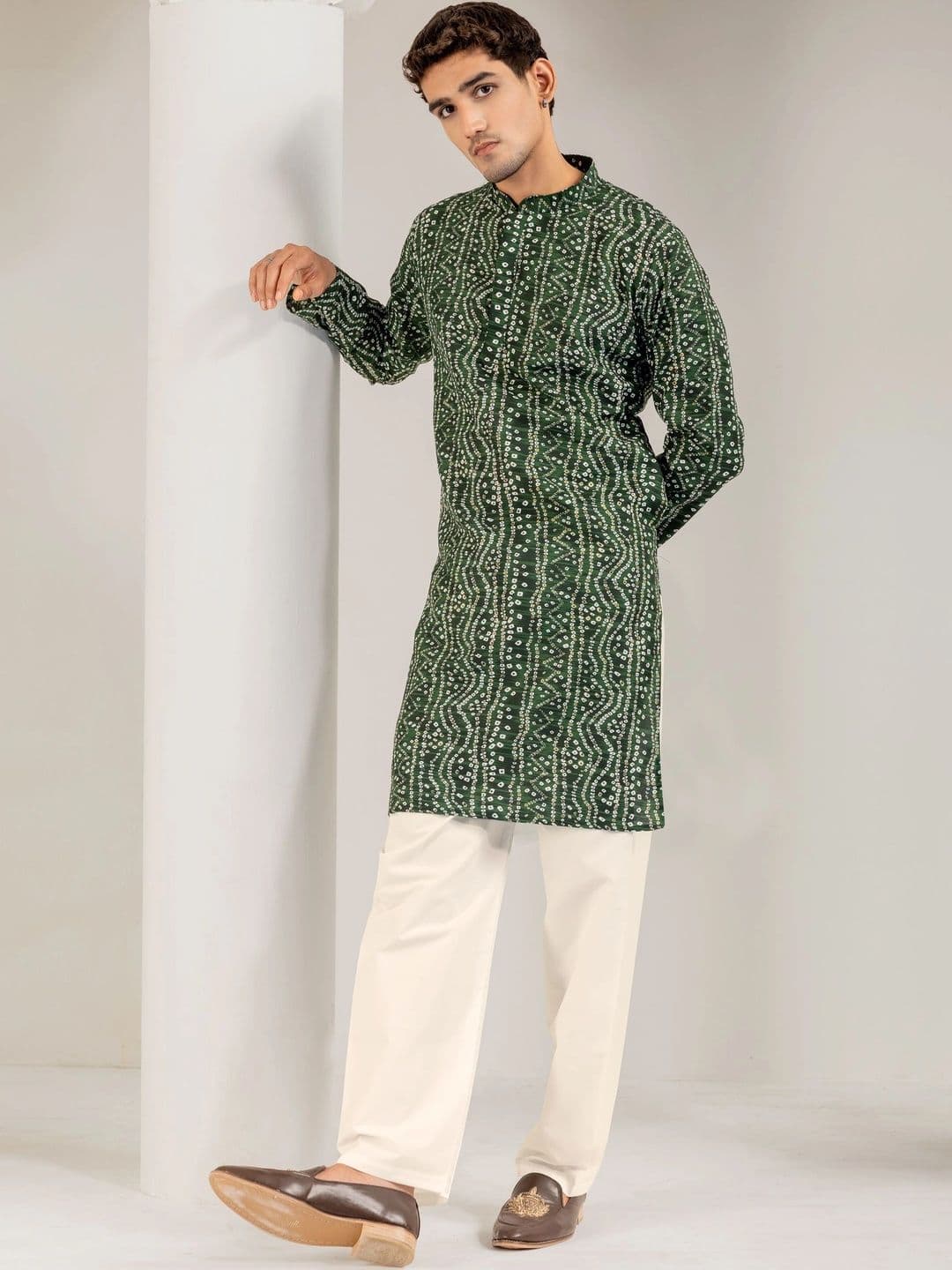 ADHIRAJAN Men Bandhani Printed Kurta - view 1